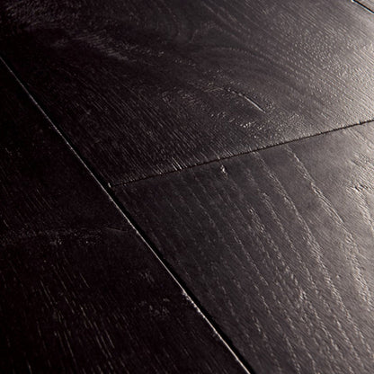 Pavimento in Laminato CAPTURE ROVERE TINTO NERO QUICK-STEP impermeabile, resistente ai graffi e compatibile con riscaldamento a pavimento