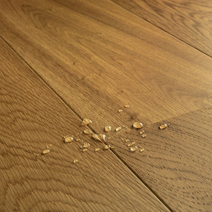 Pavimento in PARQUET CASCADA ROVERE TOFFEE EXTRA OPACO QUICK-STEP doghe larghe effetto legno pavimento impermeabile