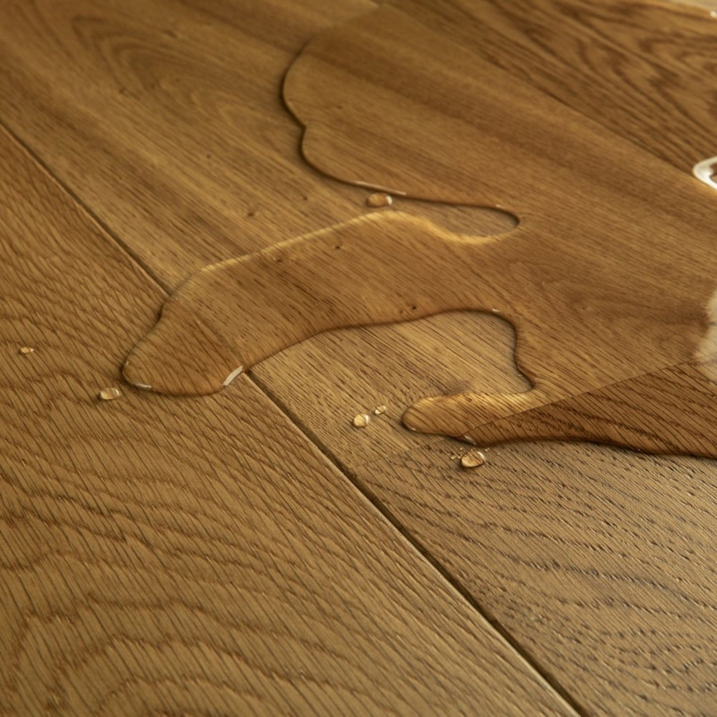 Pavimento in PARQUET CASCADA ROVERE TOFFEE EXTRA OPACO QUICK-STEP doghe larghe effetto legno pavimento impermeabile