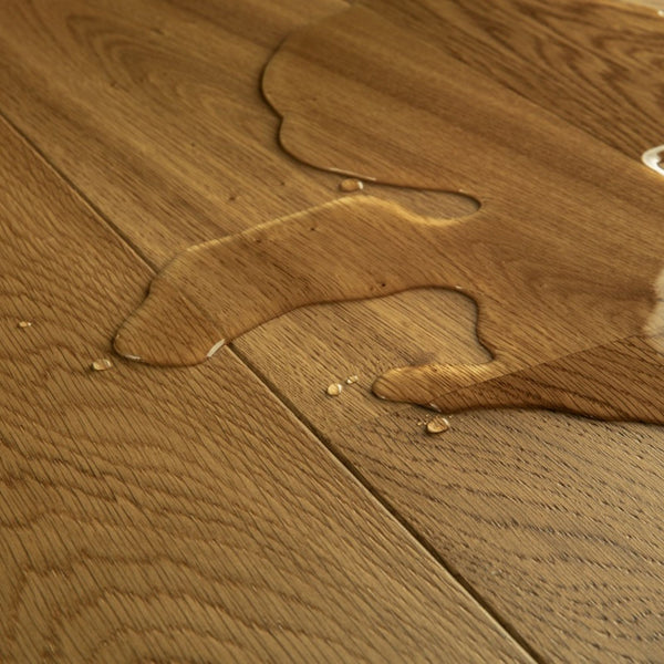 Pavimento in PARQUET CASCADA ROVERE TOFFEE EXTRA OPACO QUICK-STEP doghe larghe effetto legno pavimento impermeabile