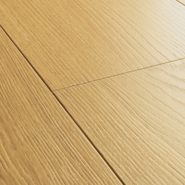 Pavimento in Laminato CAPTURE ROVERE VERNICIATO NATURALE QUICK-STEP impermeabili al 100% con tecnologia Hydroseal e resa estetica effetto legno naturale