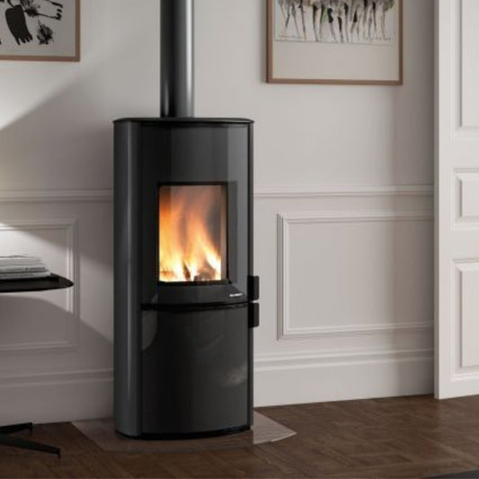 STUFA A LEGNA SOFIA Aria Irraggiamento 8kW A PALAZZETTI con porta fuoco verticale, struttura in acciaio verniciato e riscaldamento ad aria per ambienti domestici moderni