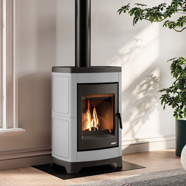 STUFA A LEGNA CHARLOTTE in ceramica Aria irraggiamento 10kW A+ PALAZZETTI con struttura in ghisa e riscaldamento per irraggiamento e convezione naturale