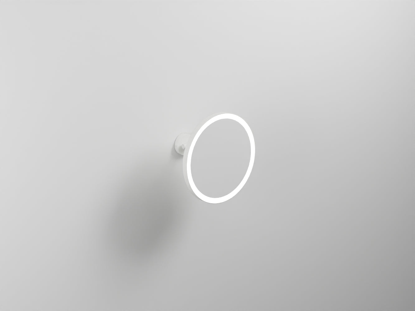 # SPECCHIO TONDO LED PLUTO ARCADIA - CIELO a parete ideale per bagni di ogni dimensione