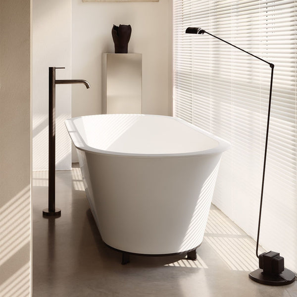 # VASCA DA BAGNO OTTAVIA IN SOLID SURFACE CON STRUTTURA - CERAMICA CIELO perfetta per il centro stanza nei bagni moderni