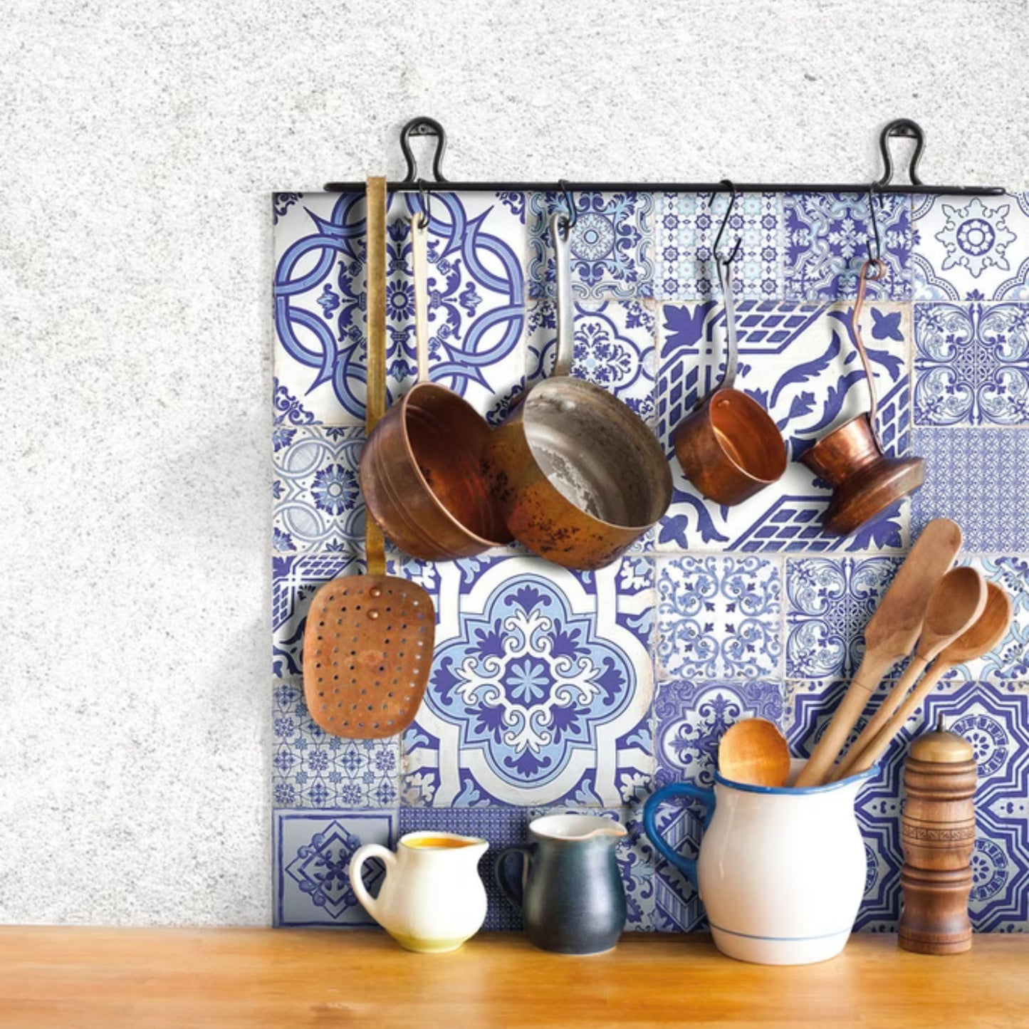 VIETRI SAVOIA ITALIA Piastrelle in gres porcellanato decorato effetto maioliche partenopee vivaci e artigianali per pavimenti e rivestimenti