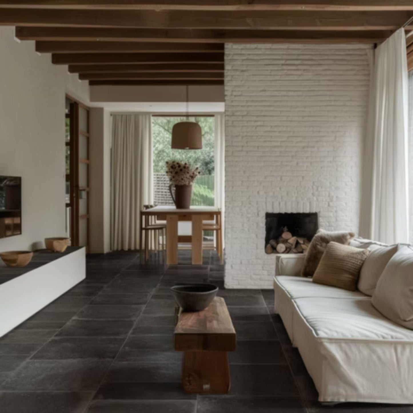 VULCANIA SAVOIA ITALIA Piastrelle in gres porcellanato effetto pietra 60×60 cm con bordo irregolare