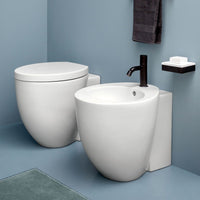 # WC A TERRA FILO MURO LE GIARE in ceramica - CIELO dal design sinuoso e le sue forme ovali continue e armoniche