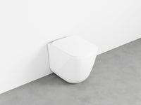 # WC A TERRA ERA SENZA BRIDA - CIELO filo parete unisce linee geometriche pure e un’estetica essenziale