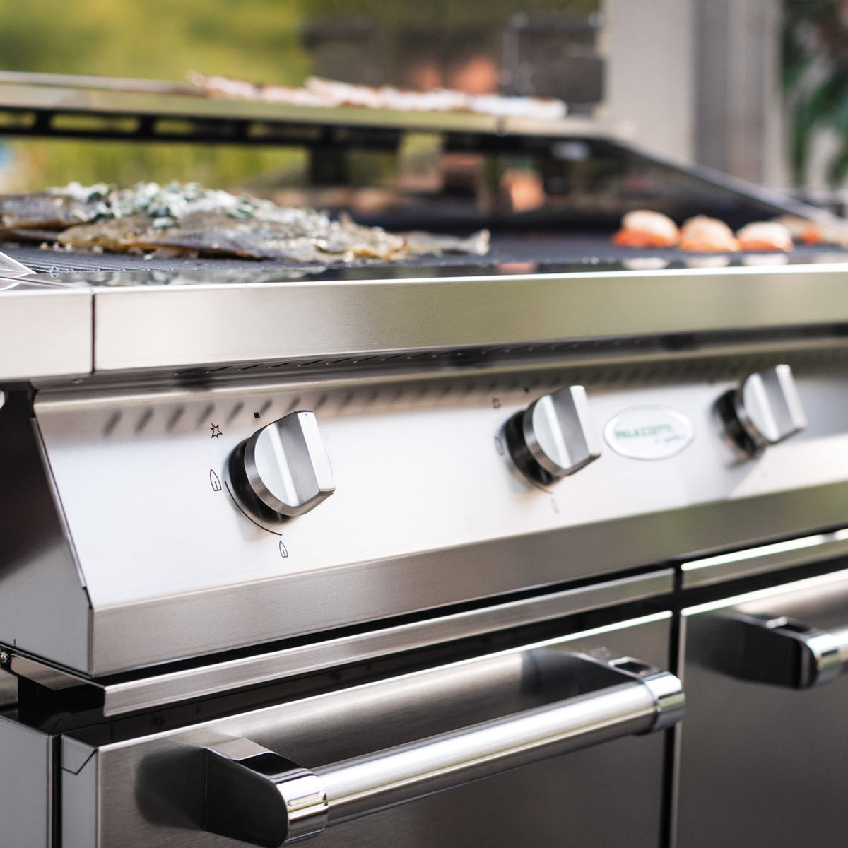 Barbecue a gas con carrello Alain Palazzetti in acciaio inox