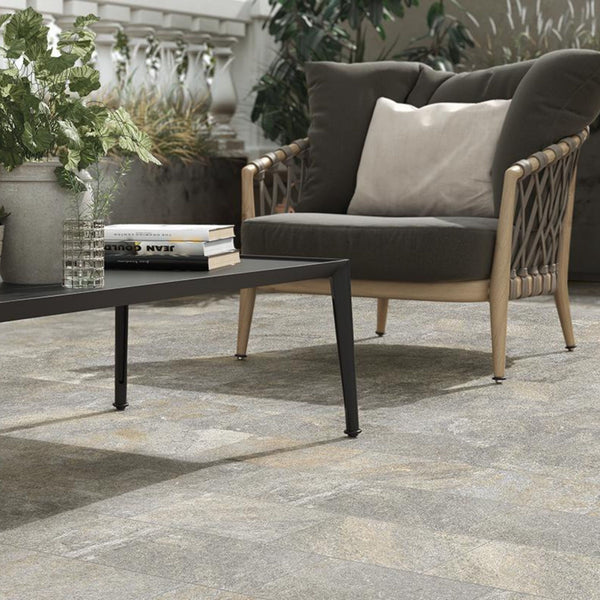 # EXTERNA QUARZITE - EMILCERAMICA forte e resistente come la pietra dolomitica per pavimenti esterni