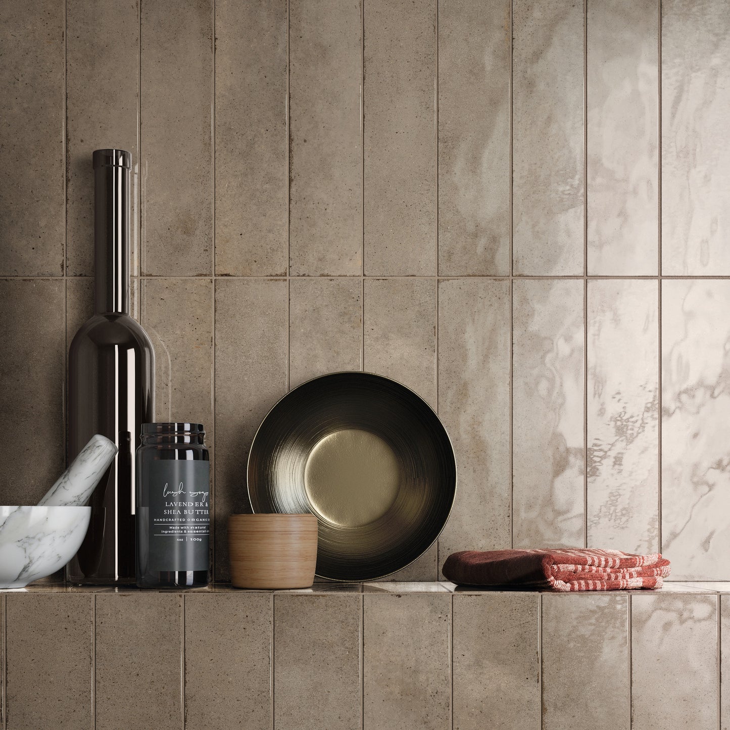 BRIT FONDOVALLE rivestimento per pareti dal pattern visivo dinamico, le rifrazioni della luce creano giochi di colore che ricordano le sfumature del mare