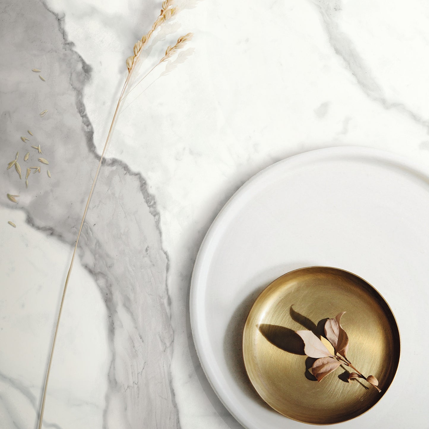 INFINITO 2.0 FONDOVALLE Marmi total black, grigi look naturale, marroni e bianchi dalle texture variegate e venature ampie