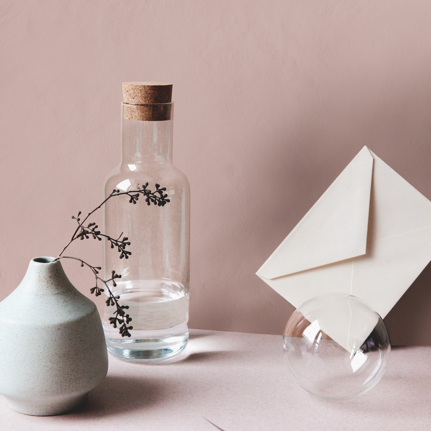 RES ART FONDOVALLE gres porcellanato effetto resina spatolata superfici materiche dal design contemporaneo.