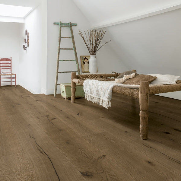Pavimento in PARQUET MASSIMO ROVERE CIOCCOLATO OLIATO EXTRA OPACO QUICK-STEP la scelta ideale per chi cerca un pavimento elegante, resistente e facilmente gestibile nella vita quotidiana