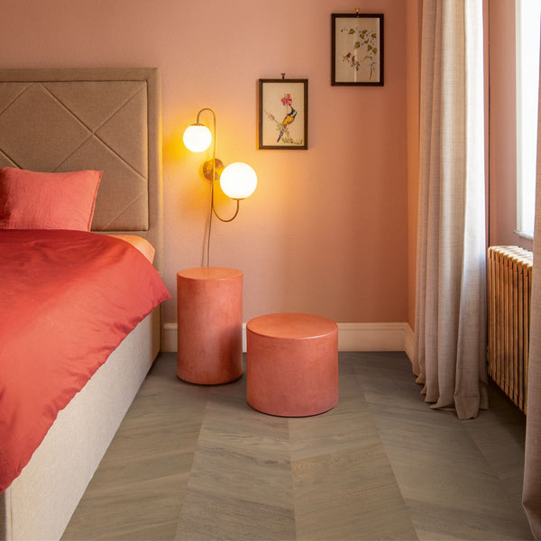 Pavimento in PARQUET INTENSO ECLISSI OLIATO QUICK-STEP motivo a zig zag trasforma ogni stanza in uno spazio dinamico e unico