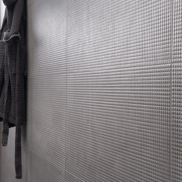 # TOTALOOK - EMILCERAMICA esplora il mondo delle resine in una serie contemporanea