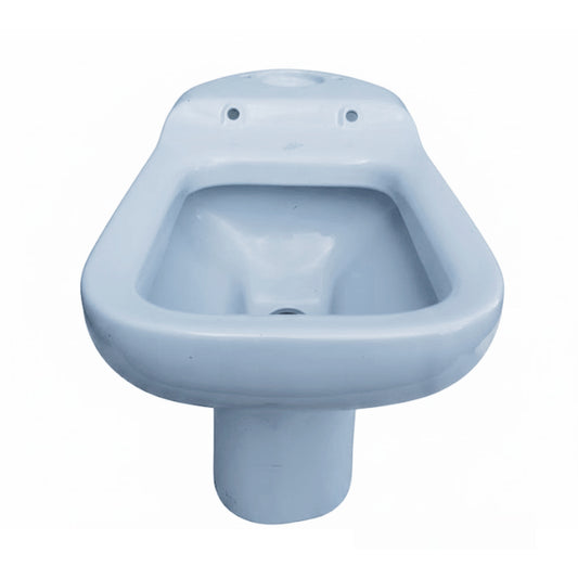 WC Linea CONCA AZZURRO SUSSURRATO CON CASSETTA IDEAL STANDARD a pavimento in ceramica smaltata con design classico per bagni vintage